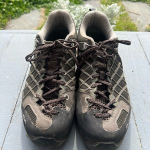 Men’a Salewa Wildfire Vent Size US 10 hiking shoe